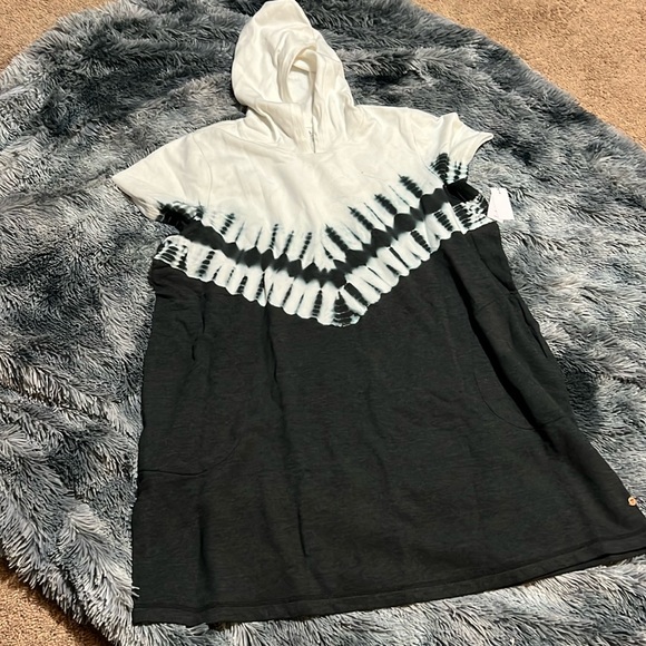 NWT Livi Activewear dress - Picture 1 of 7